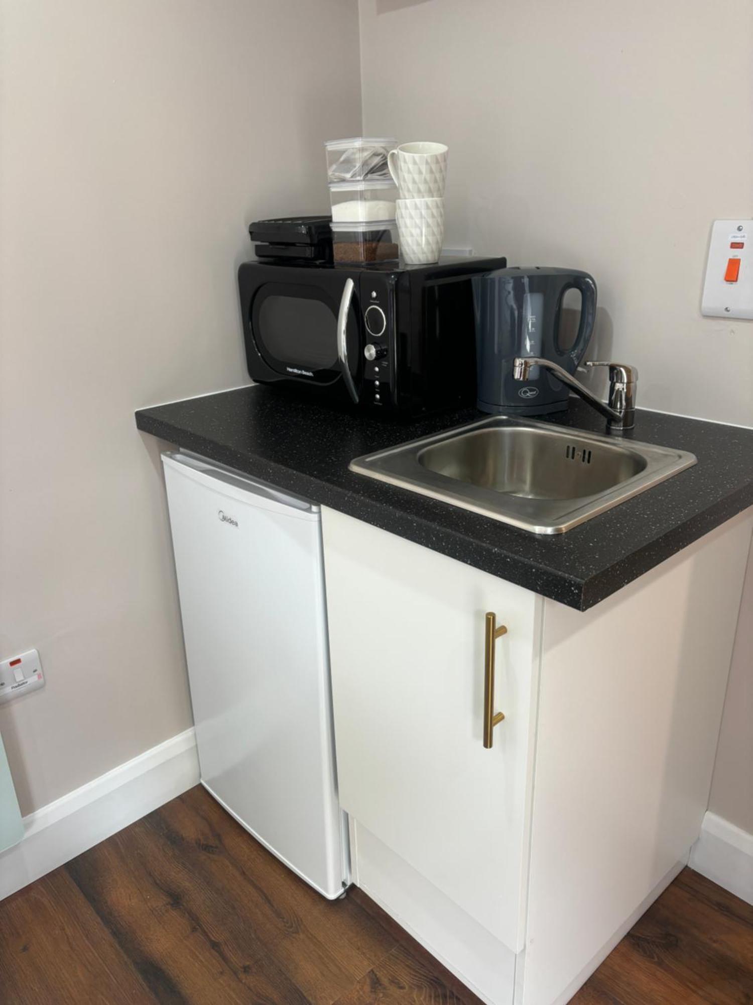 Private Detached Small Bedroom And Bathroom Only- This Is Not An Apartment Butlersbridge Eksteriør billede
